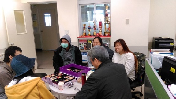 104學年度視傳系畢業系友回娘家活動圖片