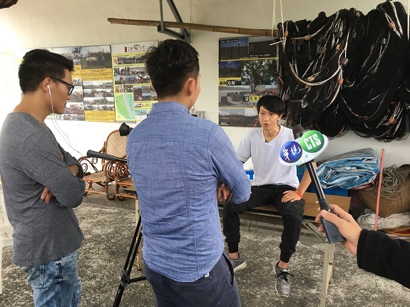 視傳系榮獲《華視新聞雜誌專題報導》傳承海洋文化 鏡頭記錄傳統漁法圖片