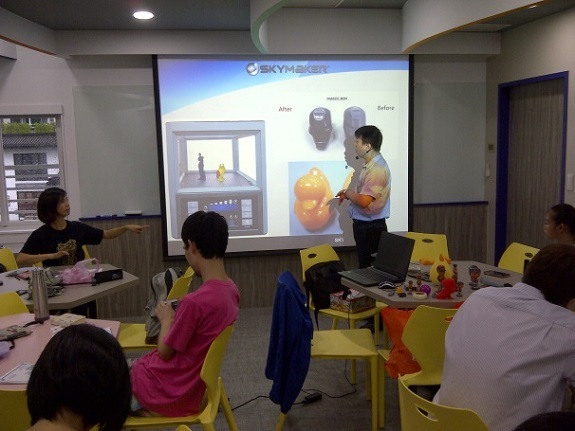 視覺傳達設計系辦理「3D列印與雷射雕刻創意設計手作坊」系列活動圖片